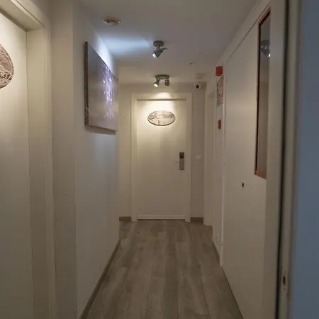贝拉多洛雷斯酒店 酒店 滨海略雷特